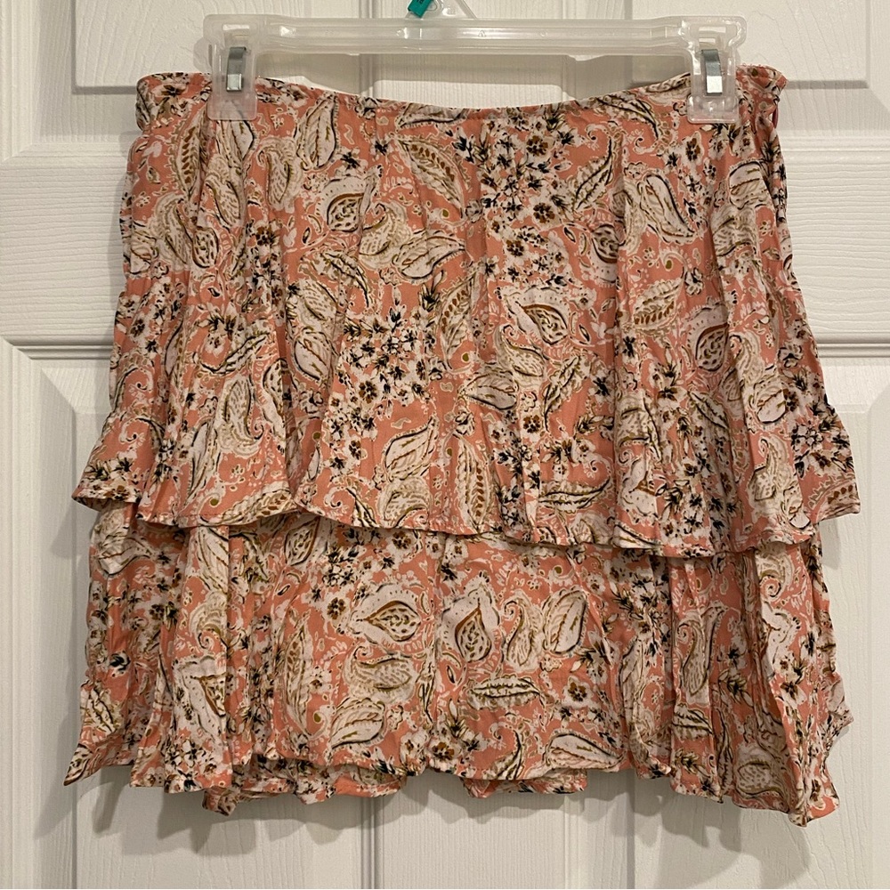 Pink paisley Zara skirt. Size M. Never worn.